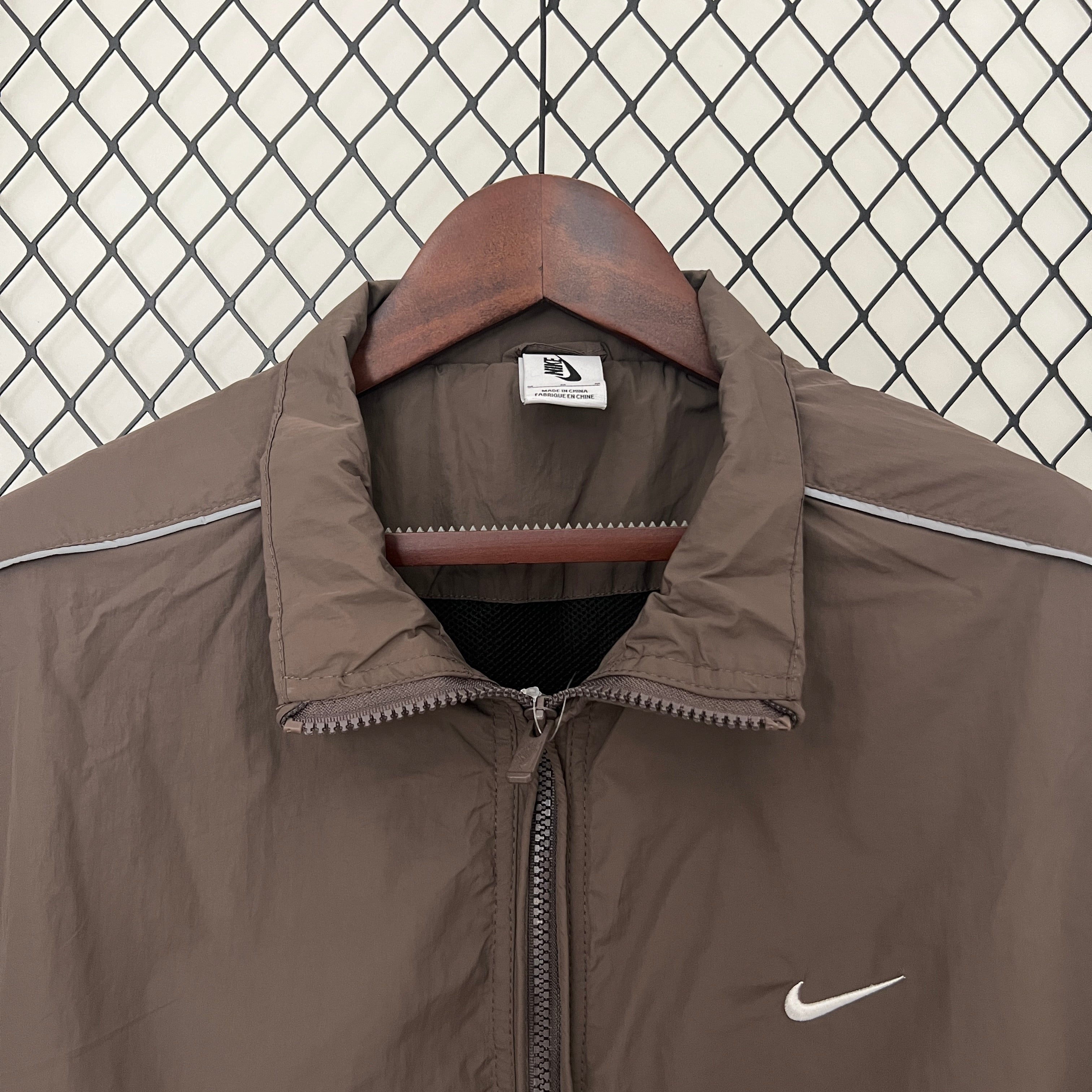 Cortavientos nike olive deals