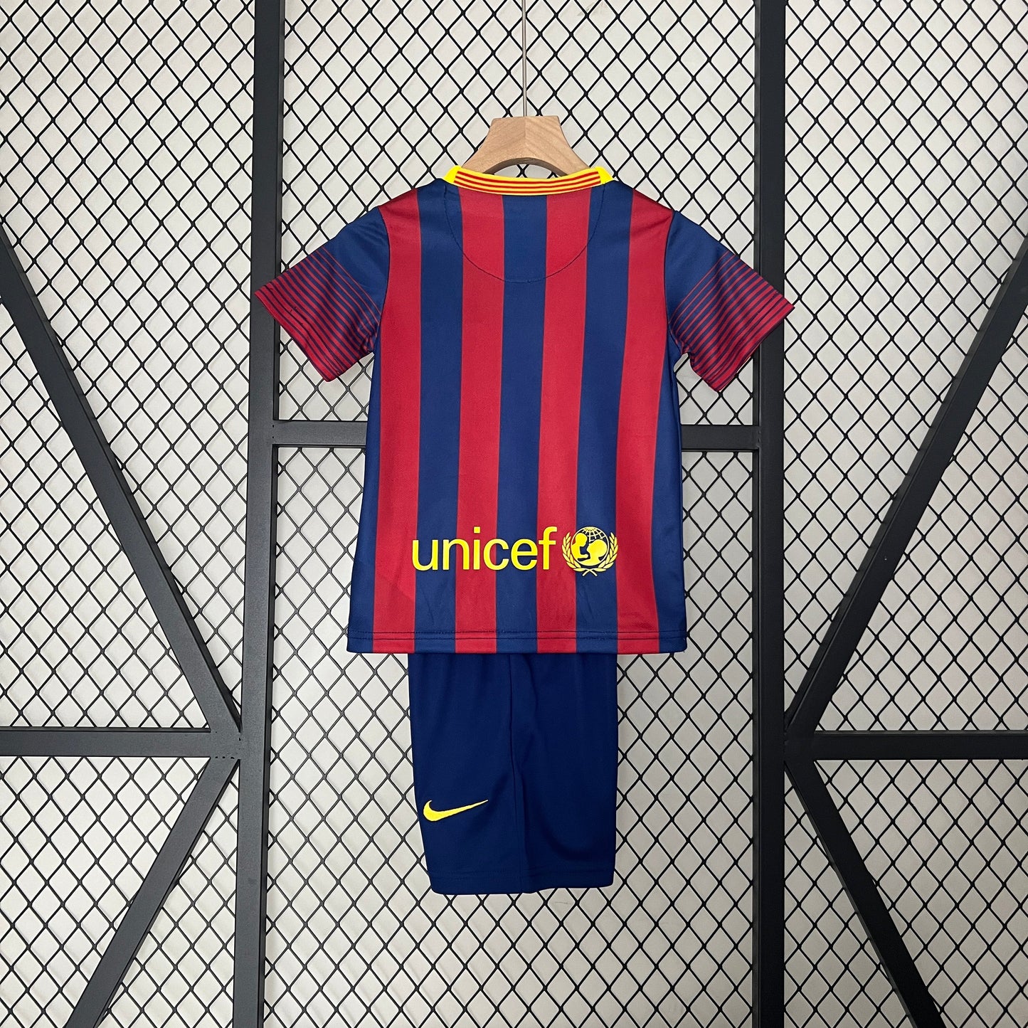 Conjunto niños Barcelona Local 2013/14 Retro