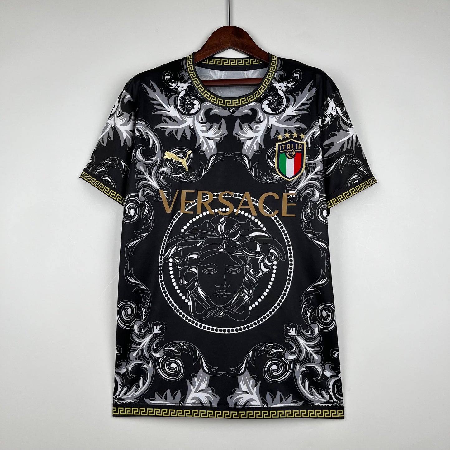 Italia Versace Edition Black | Versión conceptual