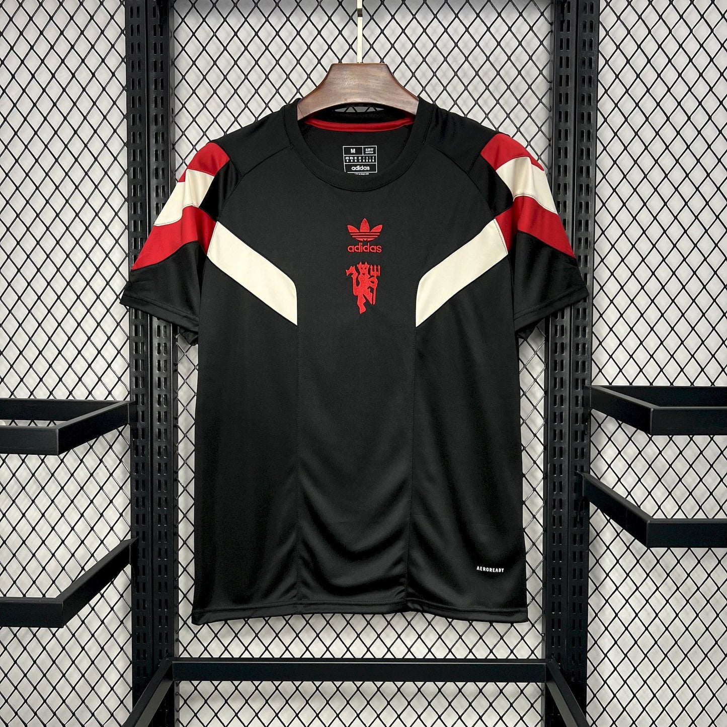 Manchester United Originals Tee Black 2024-25 | Versión Fan